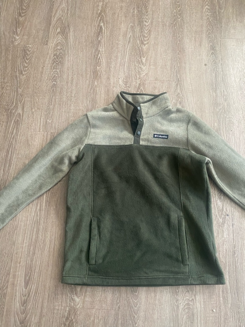 Columbia Olive Green Fleece Jacket with Logo Tag